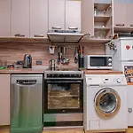 Top Center, 3Bdr, Heart Of The City, Free Secured Parking