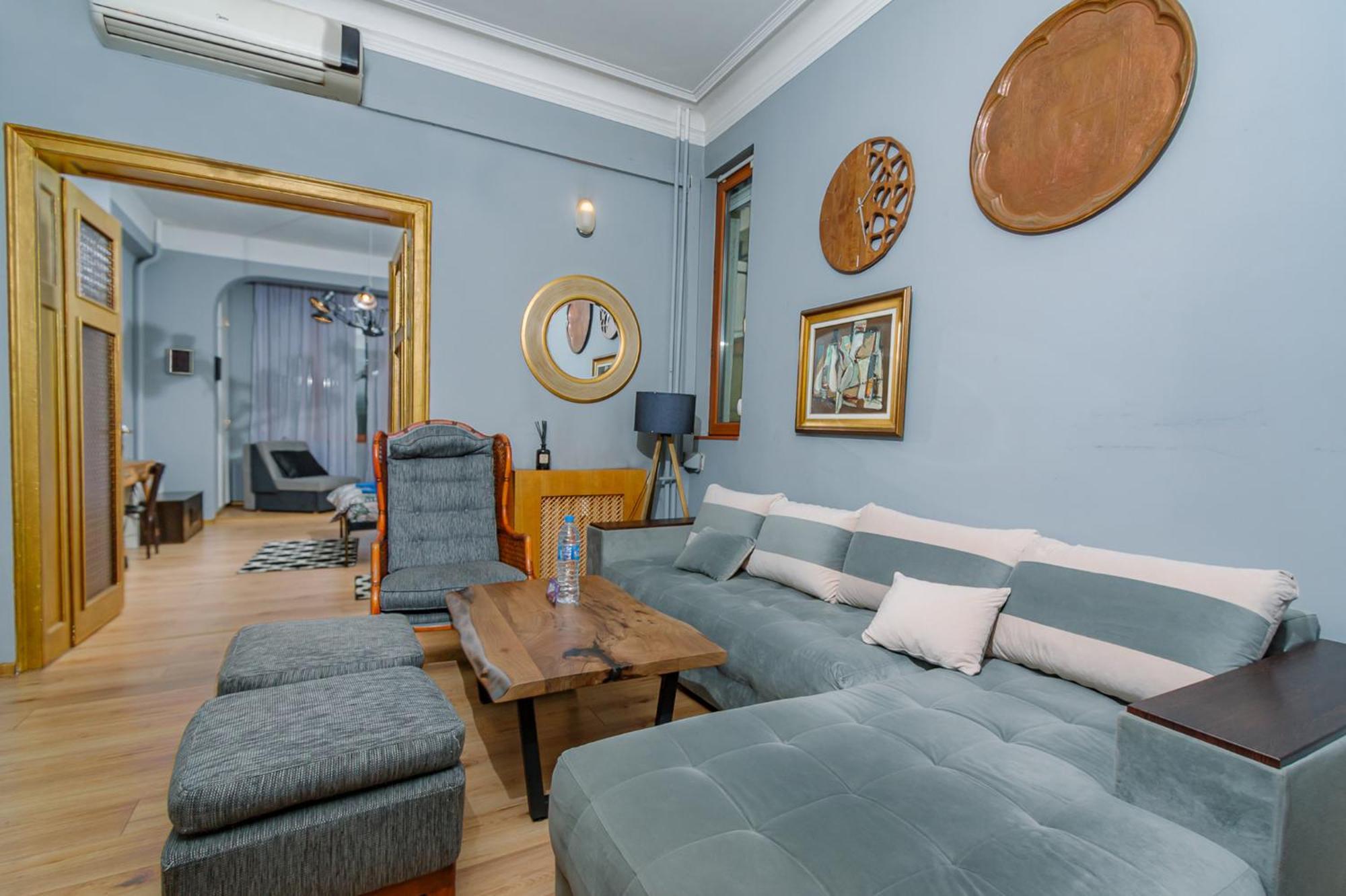 Apartment Center, 3bdr, Heart Of The City, Free Secured Parking *