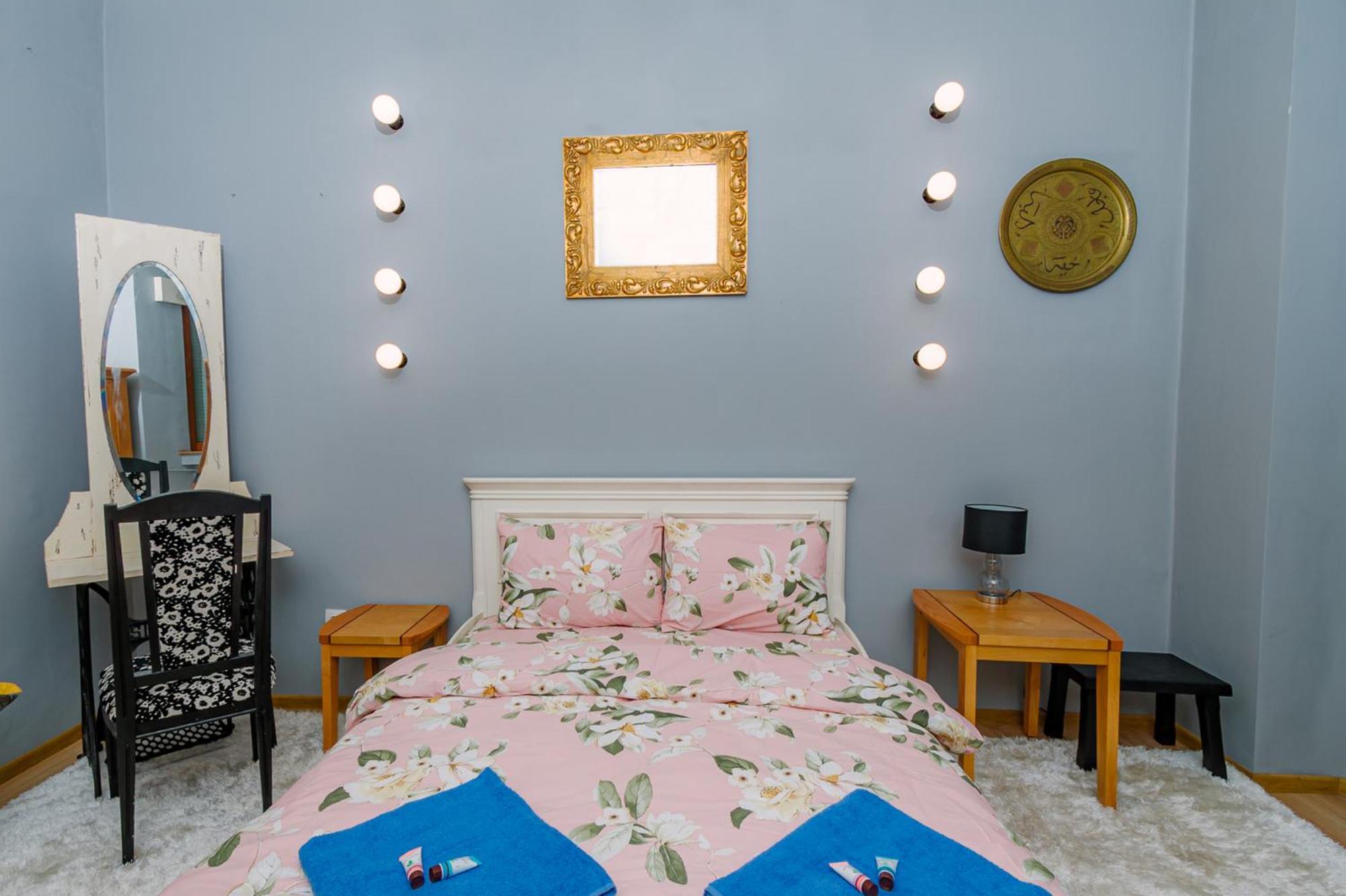 Center, 3bdr, Heart Of The City, Free Secured Parking *
