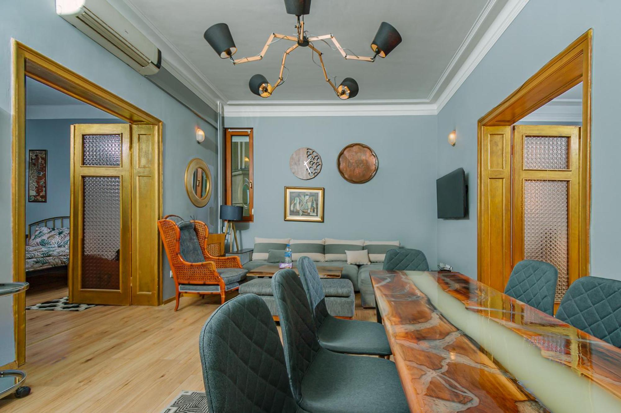 Center, 3bdr, Heart Of The City, Free Secured Parking