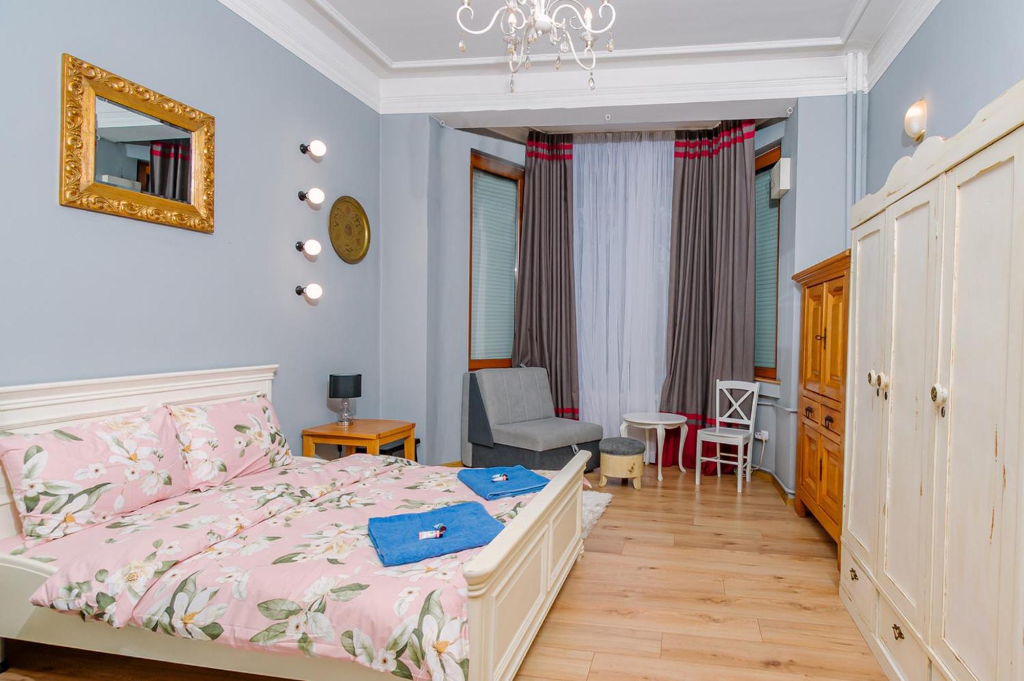 Apartment Center, 3bdr, Heart Of The City, Free Secured Parking