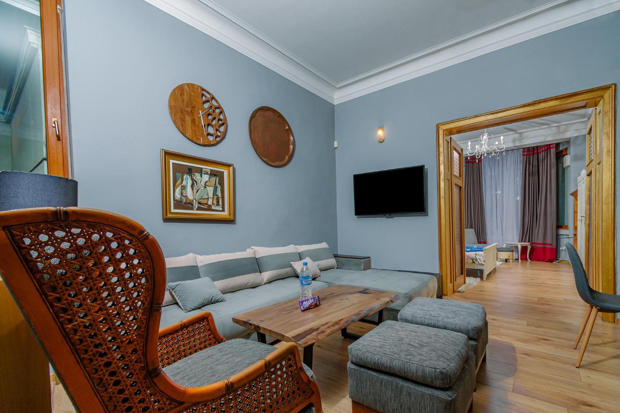 Apartment Center, 3bdr, Heart Of The City, Free Secured Parking Sofia